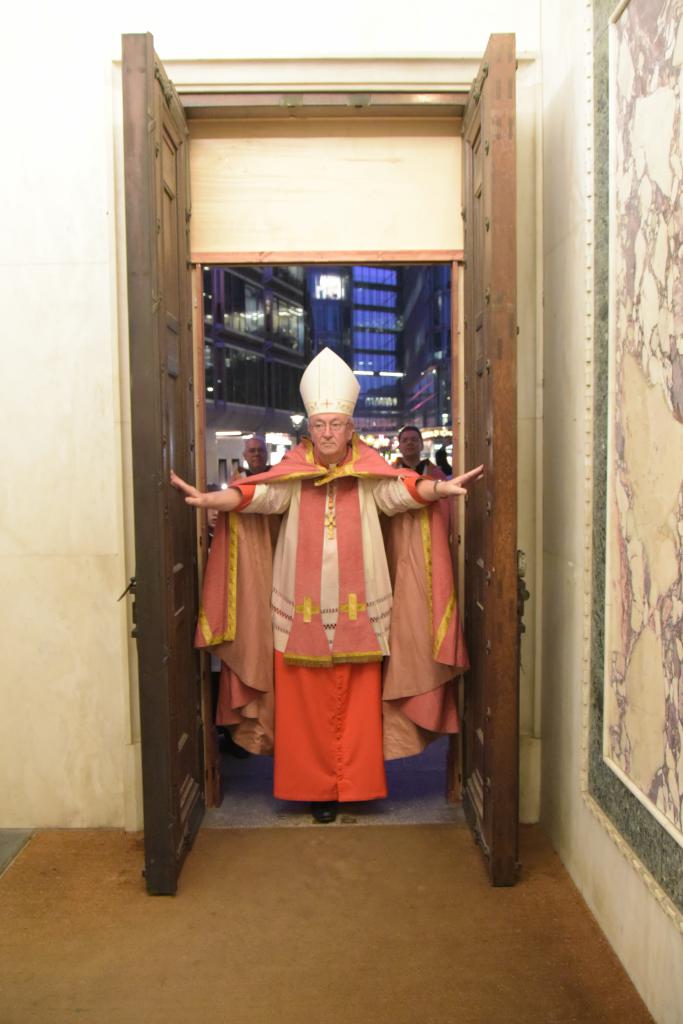 Cardinal Vincent Opens Door of Mercy at the Cathedral