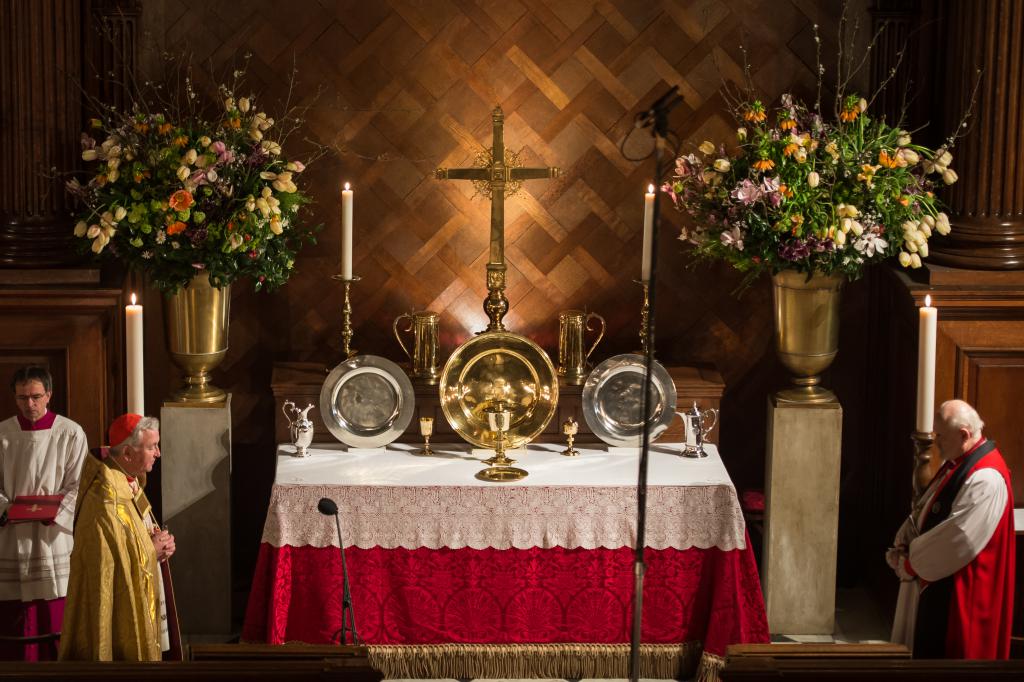 Cardinal Vincent Celebrates Vespers at Hampton Court Palace Chapel