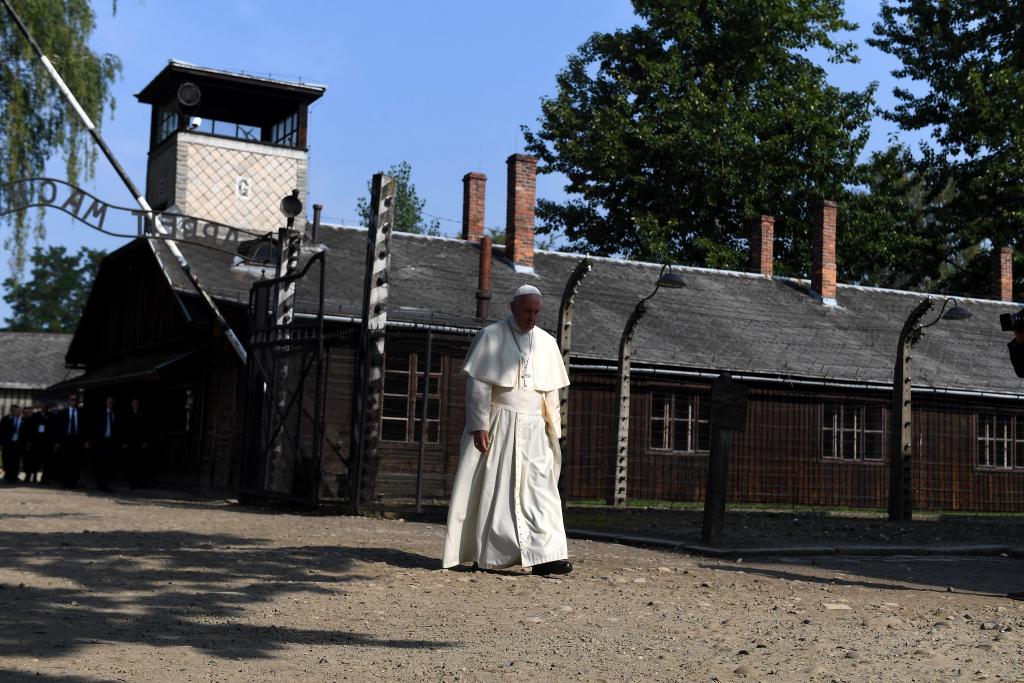 Bishops stand against anti-Semitism and appeal for reconciliation and peace