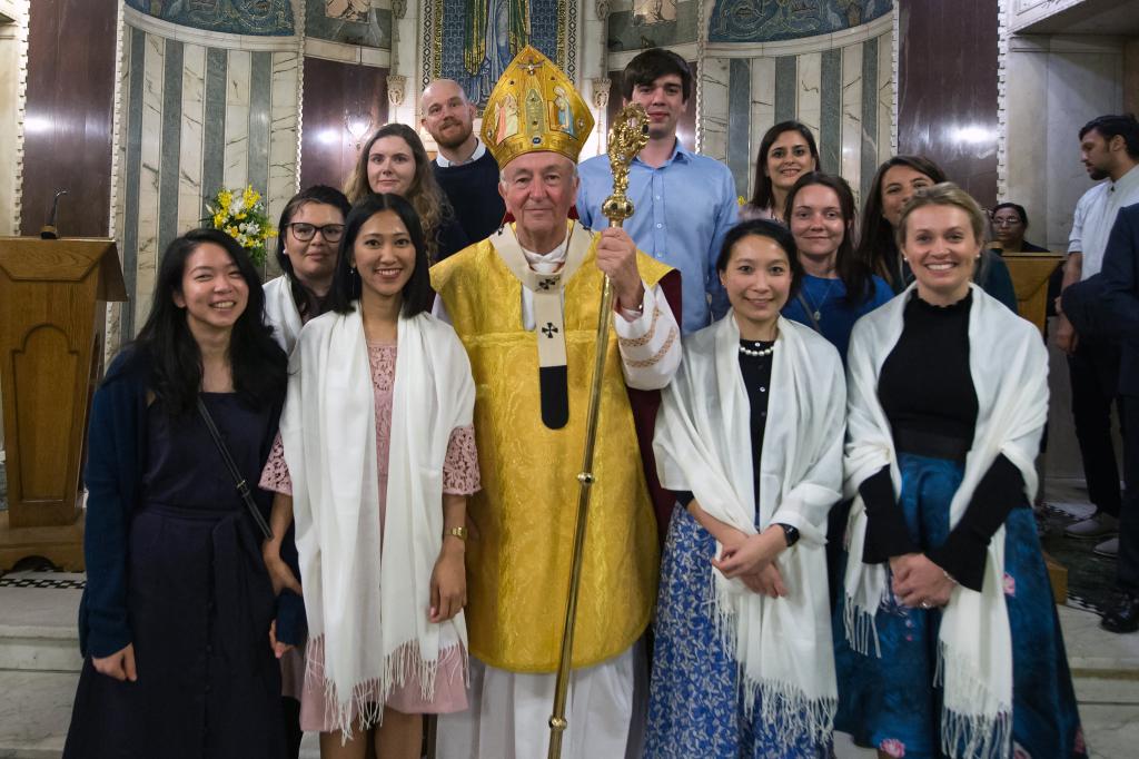 Cardinal welcomes new Catholics