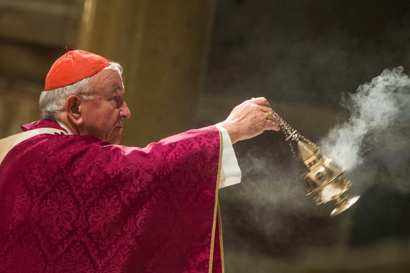 Cardinal prays for the victims of Prague mass shooting