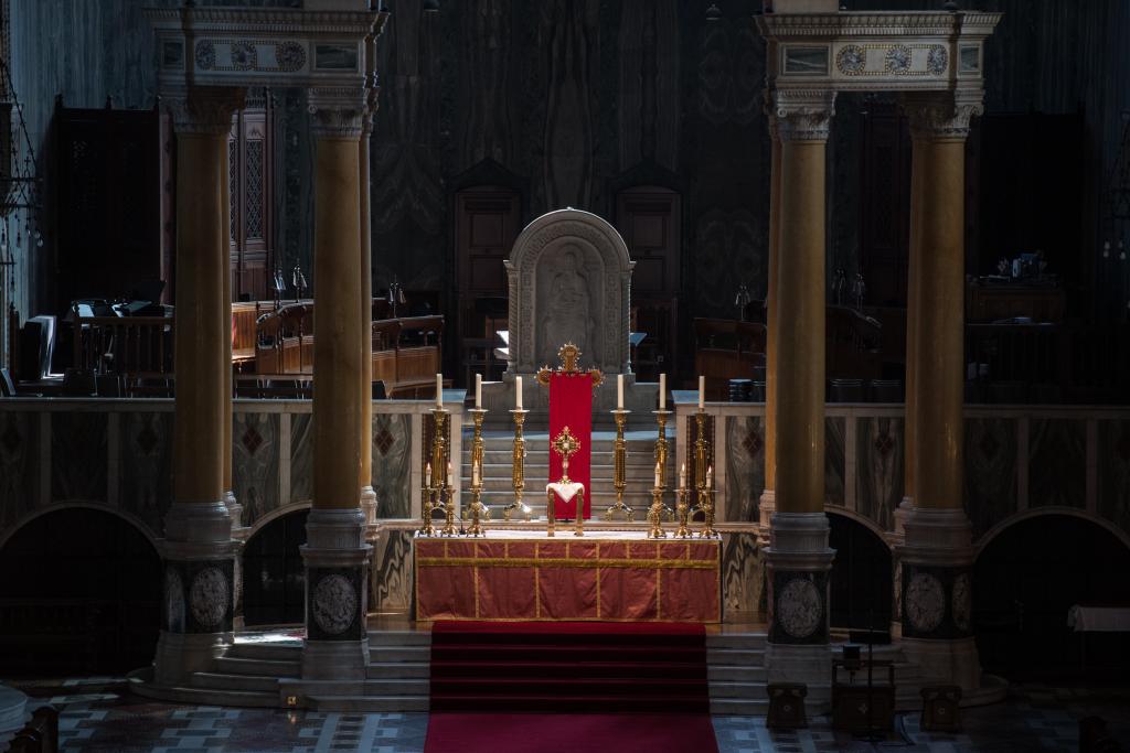 Cardinal: Closing churches is the right thing to do to save lives
