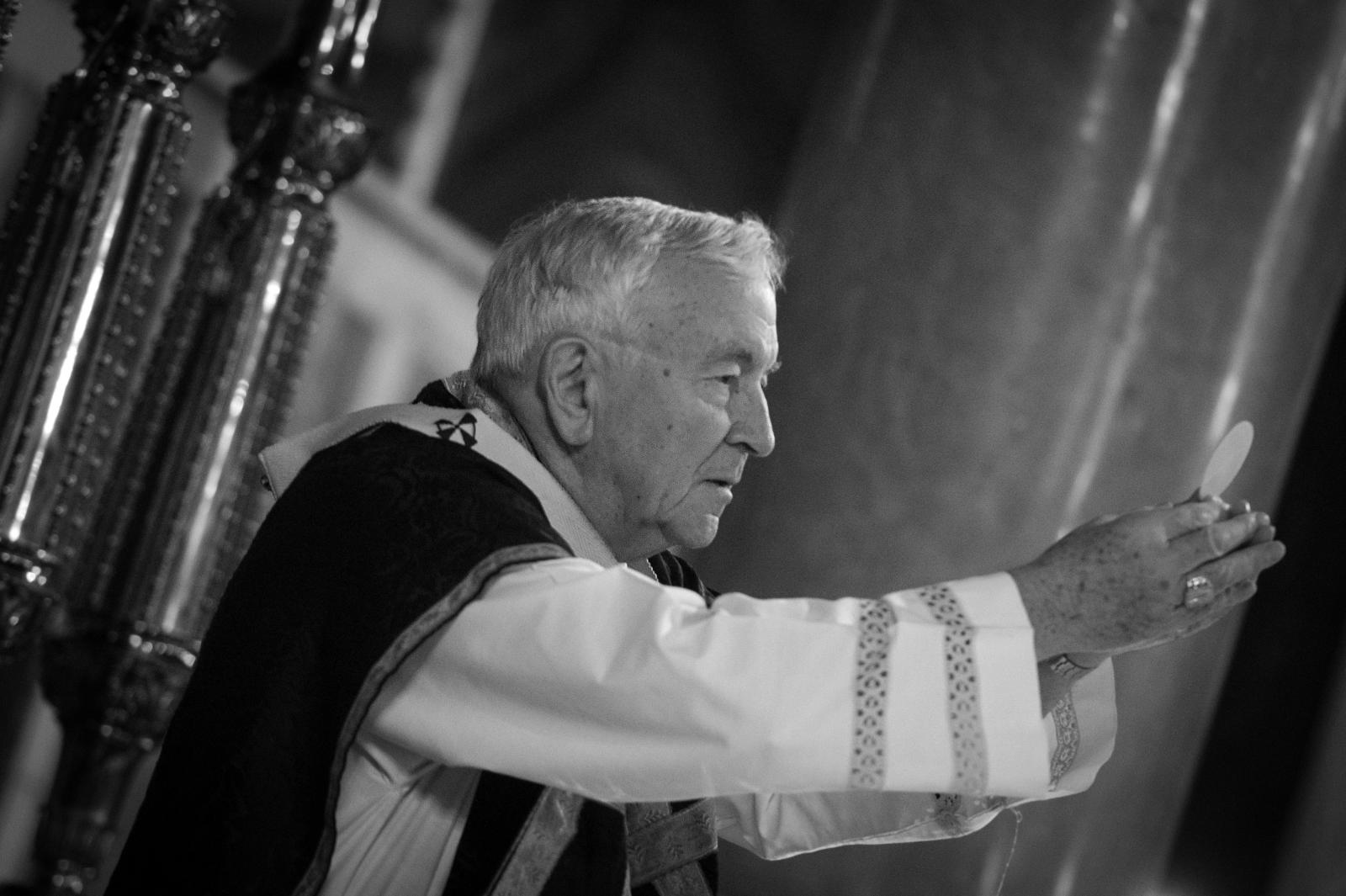 Cardinal expresses condolences on the death of Fr Olivier Maire