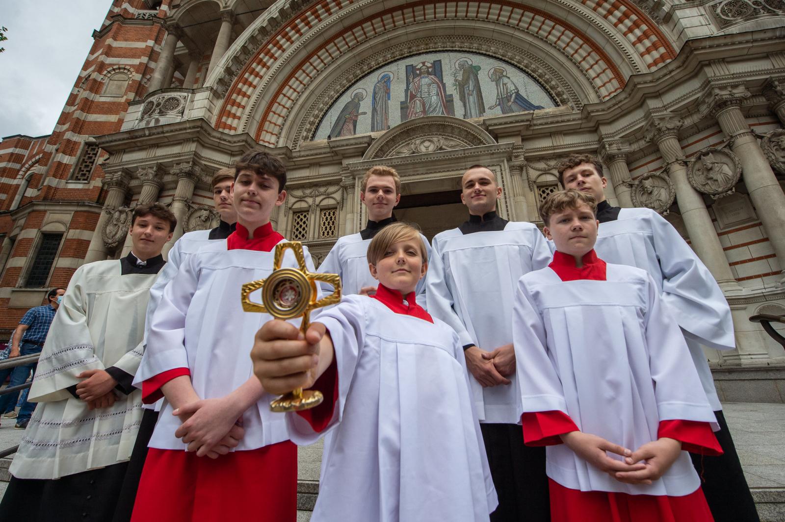 Polish Altar Servers receive relic of Blessed Carlo Acutis