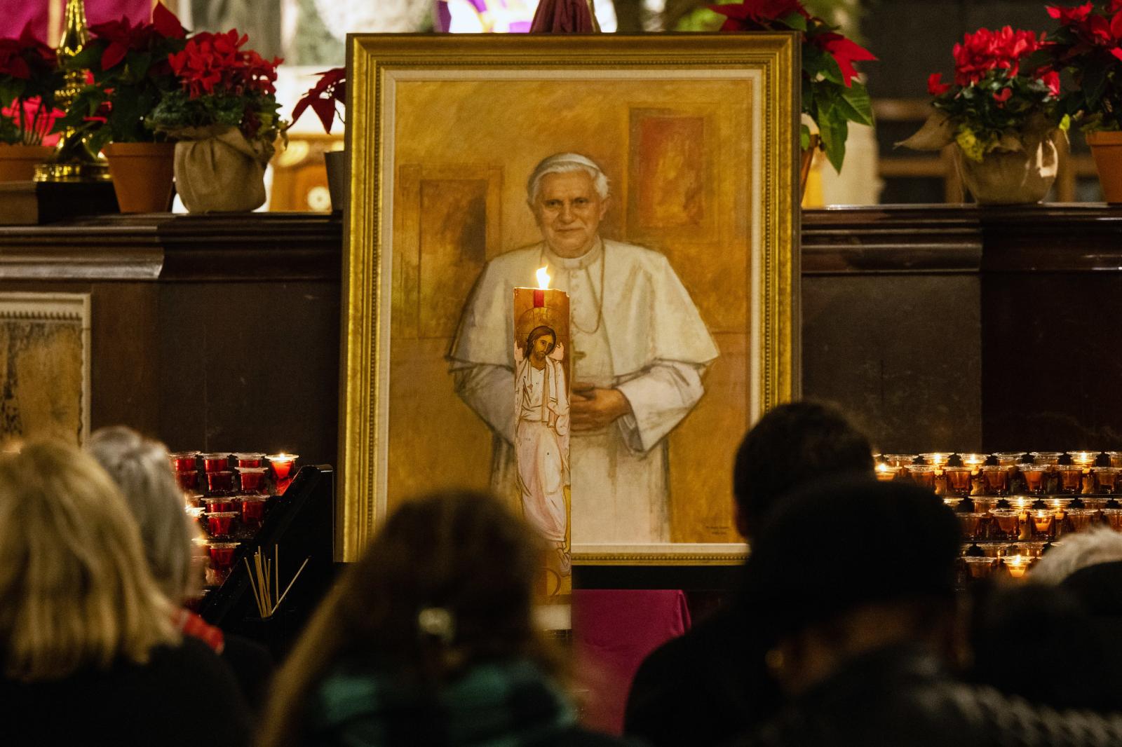 Novena for the repose of the soul of Pope Benedict XVI