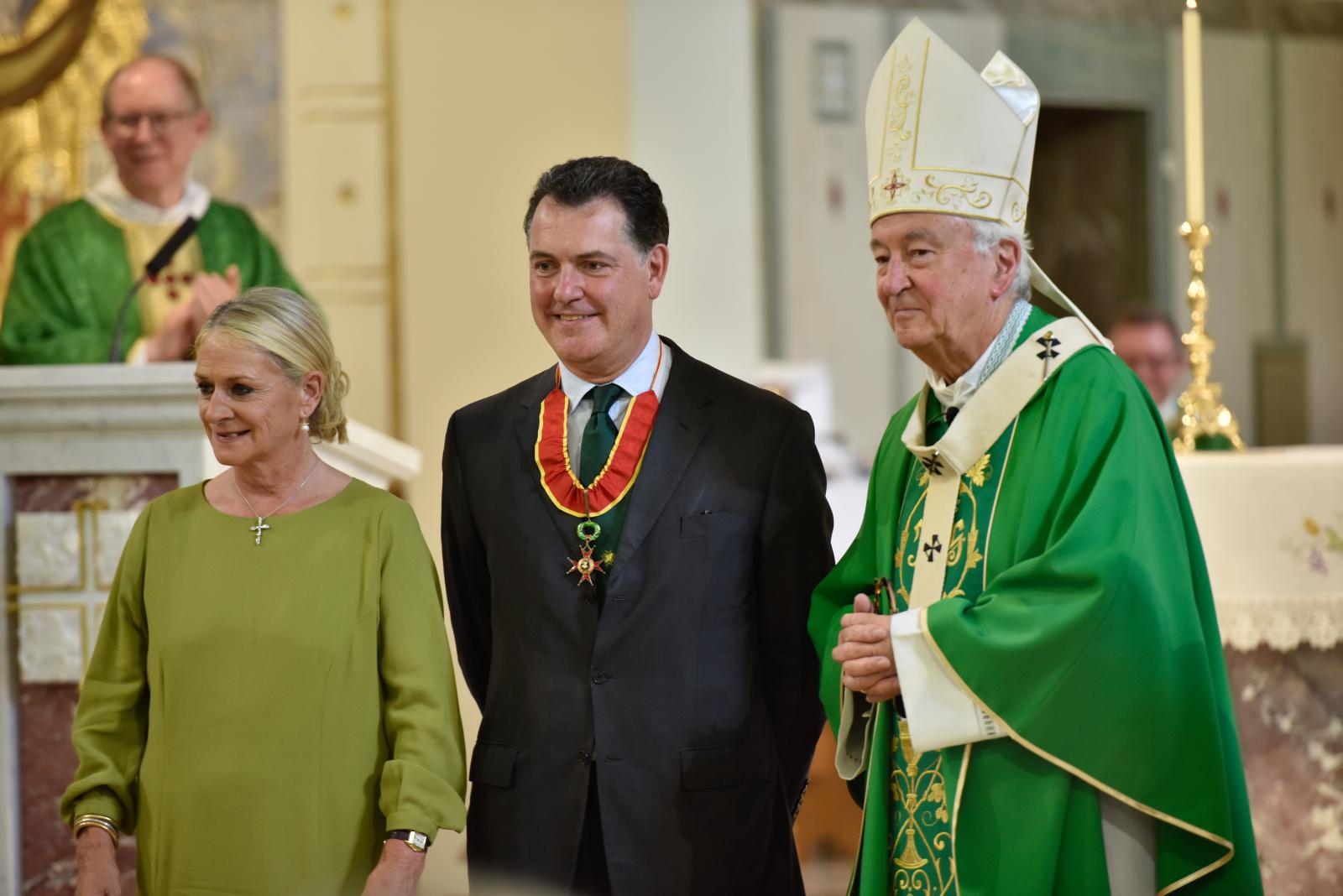 Former Lord Mayor of London receives Papal Knighthood