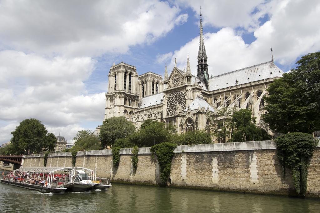 Cardinal expresses shock at Notre Dame Cathedral fire