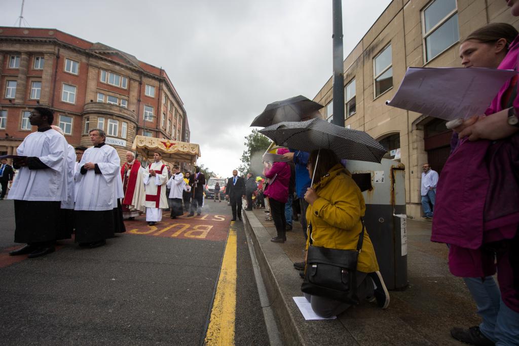 Adoremus: A Priest’s Perspective