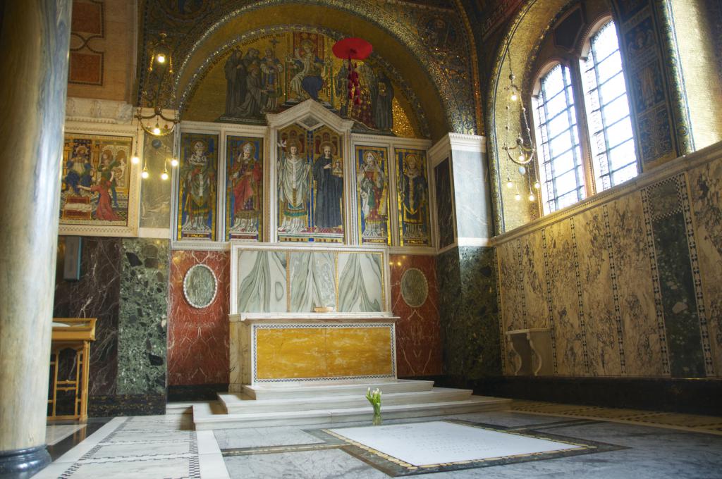 Remembering Basil: Cardinal Vincent leads tributes 15 years since Cardinal Hume’s death