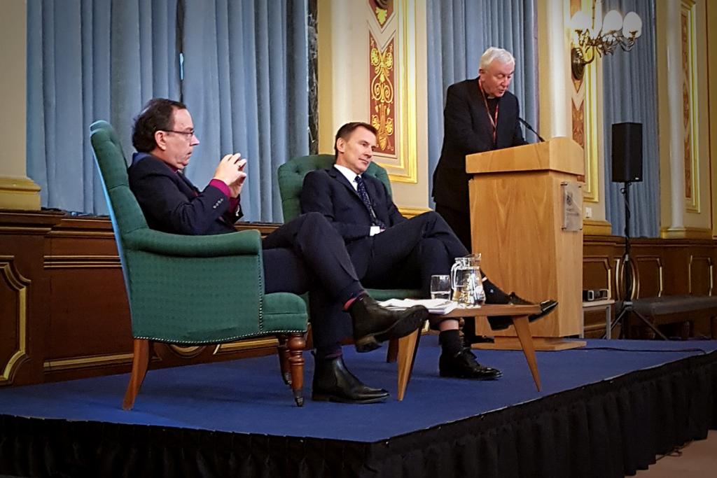 Cardinal welcomes inquiry into Christian persecution