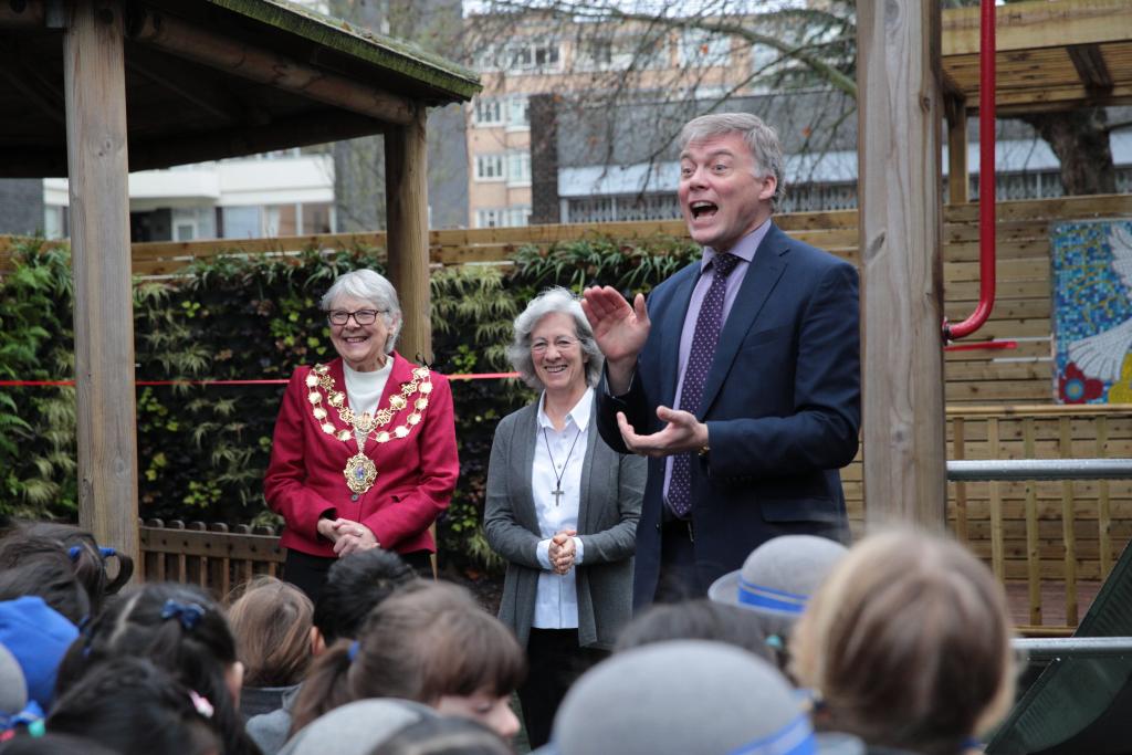 School builds ‘Green Wall’ to celebrate 70 years