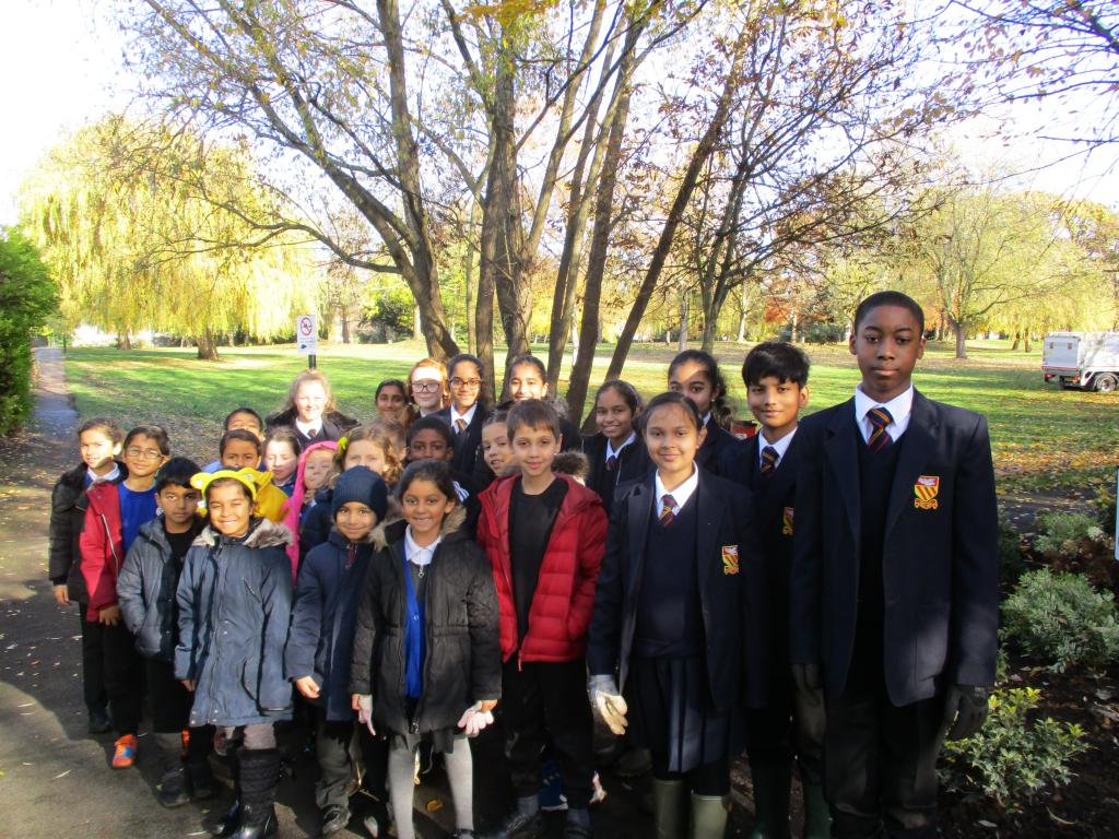 Green-fingered school pupils’ community planting project