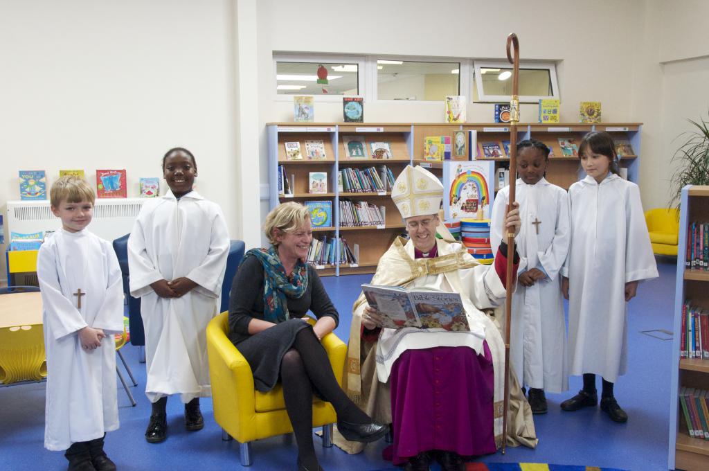 Bishop Nicholas Blesses New Library at St Anne’s
